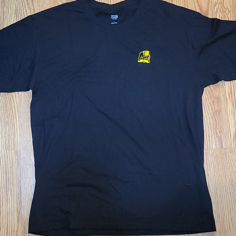 Black/yellow obey shirt pre owned large